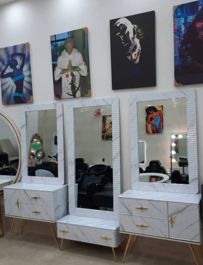 دکور و ویترین آرایشگاهی سه تیکه در رنگ بندی مختلف ارسال به سراسر ایران