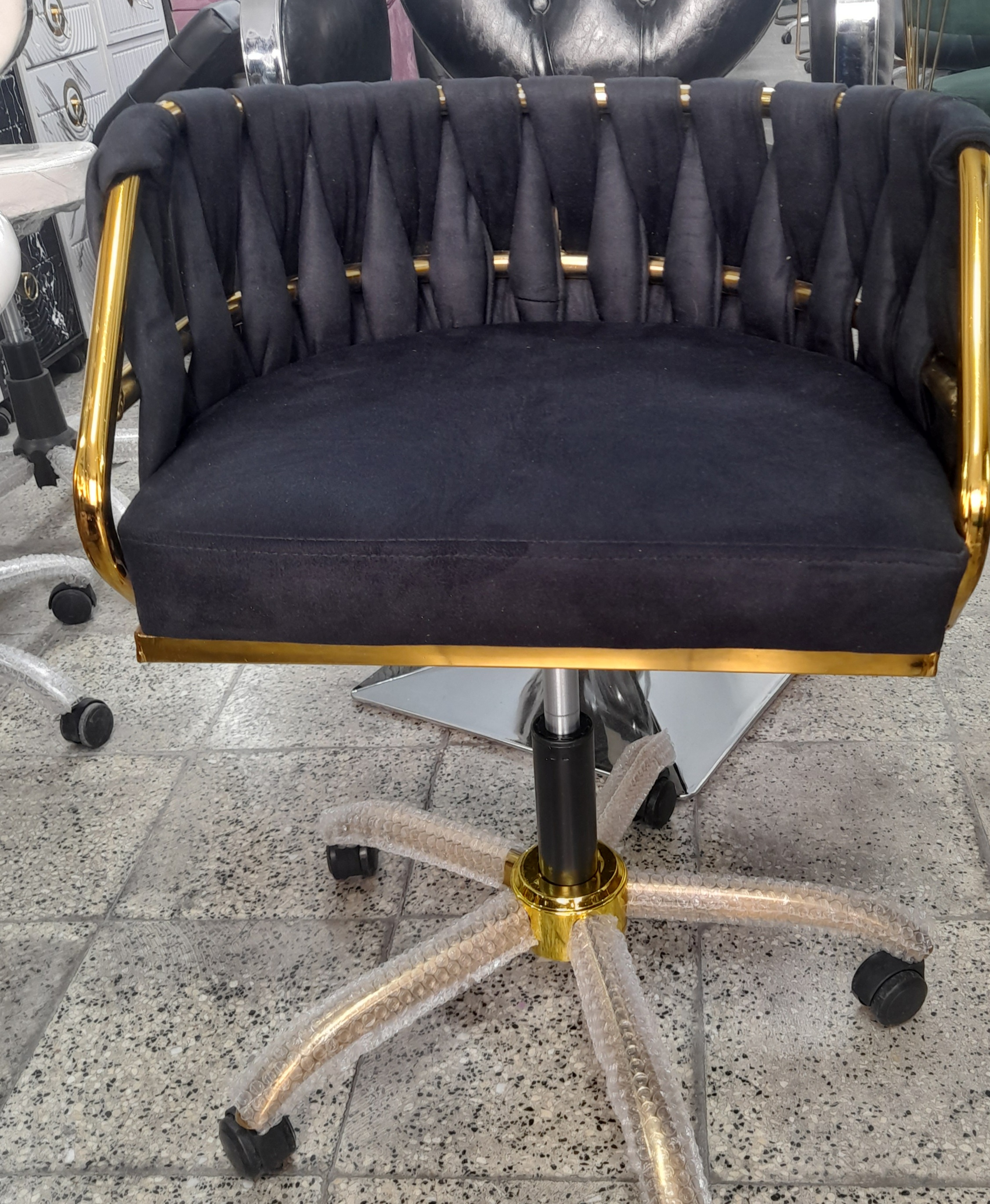 صندلی آرایشگاهی ساریما بافتی گردون   پایه چرخی پارچه خارجی دیاموند رنگ بندی مختلف ارسال به سراسر ایران